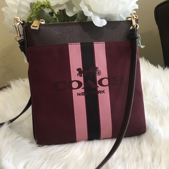 Coach Handbags - Final sale ✨COACH Kitt Horse & Carriage Messenger